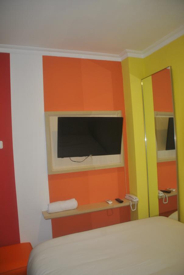 Djo Front One Inn Bengkulu Esterno foto