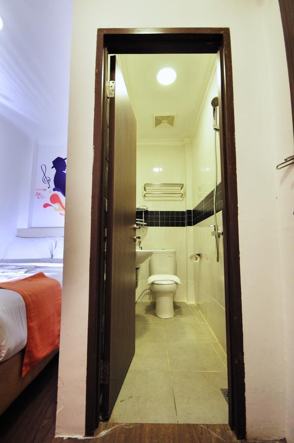 Djo Front One Inn Bengkulu Esterno foto