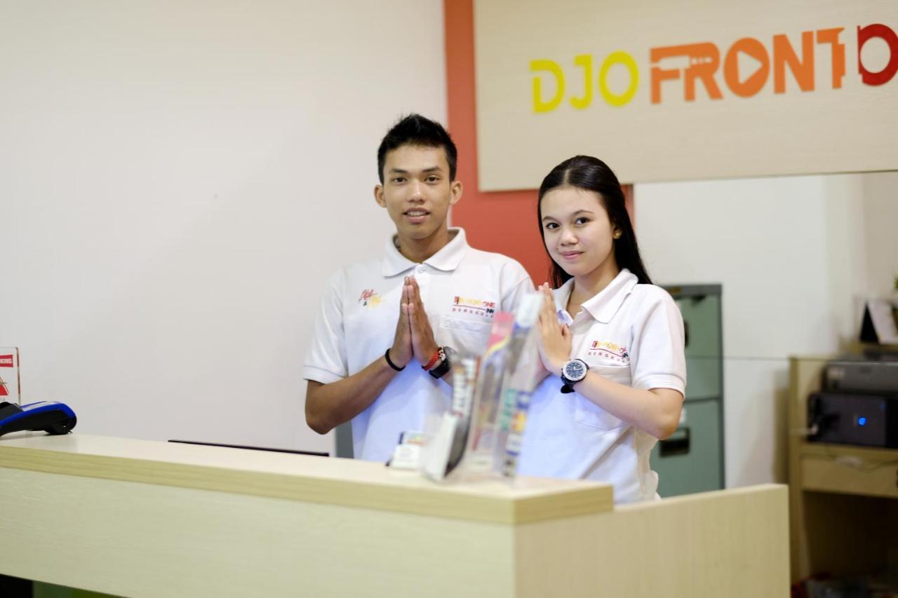 Djo Front One Inn Bengkulu Esterno foto