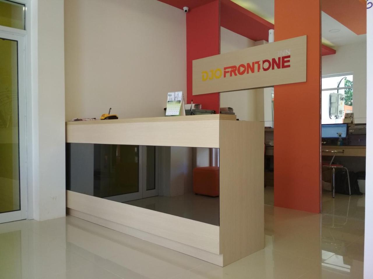Djo Front One Inn Bengkulu Esterno foto